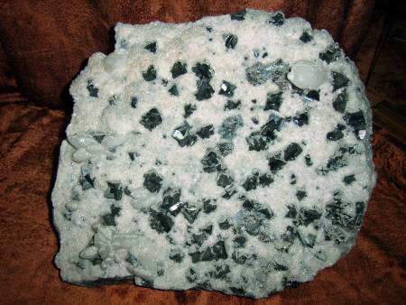 tetraedrit
size: 33355 bajtů, 450 x 338 px. obrázek tetraedrit